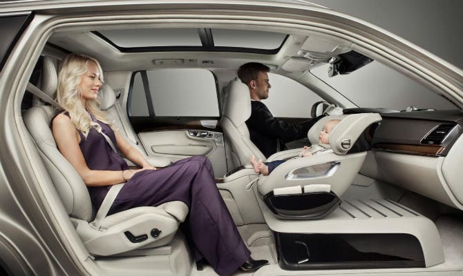 Volvo desenvolve “cadeirinha do futuro” para transportar bebês com maior conforto e segurança