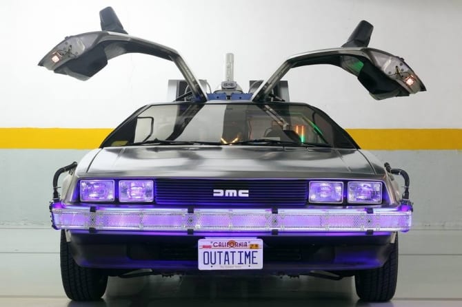 Da série “De volta para o Futuro”, no presente! Com vocês, o DeLorean DMC-12.